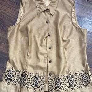 Chic Gold Sleeveless Blouse with Black Detailing